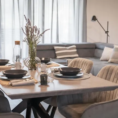 Capris Apartment *